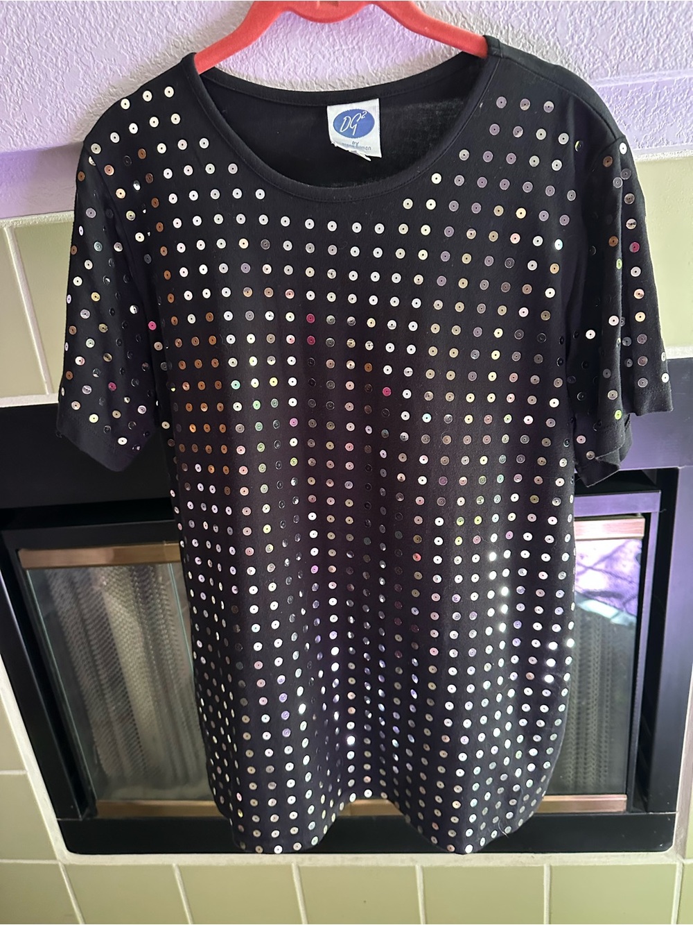 🖤🖤DG2 by Diane Gilman Black Short Sleeve Tee with Iridescent Sequins (Medium)🖤🖤